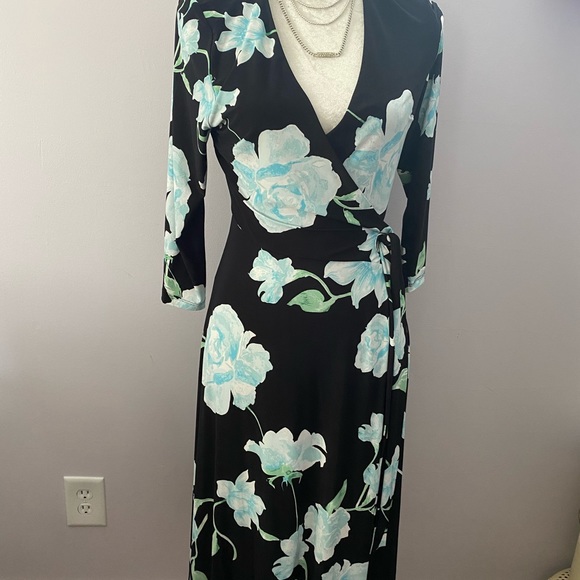 Designer dress - Picture 2 of 4